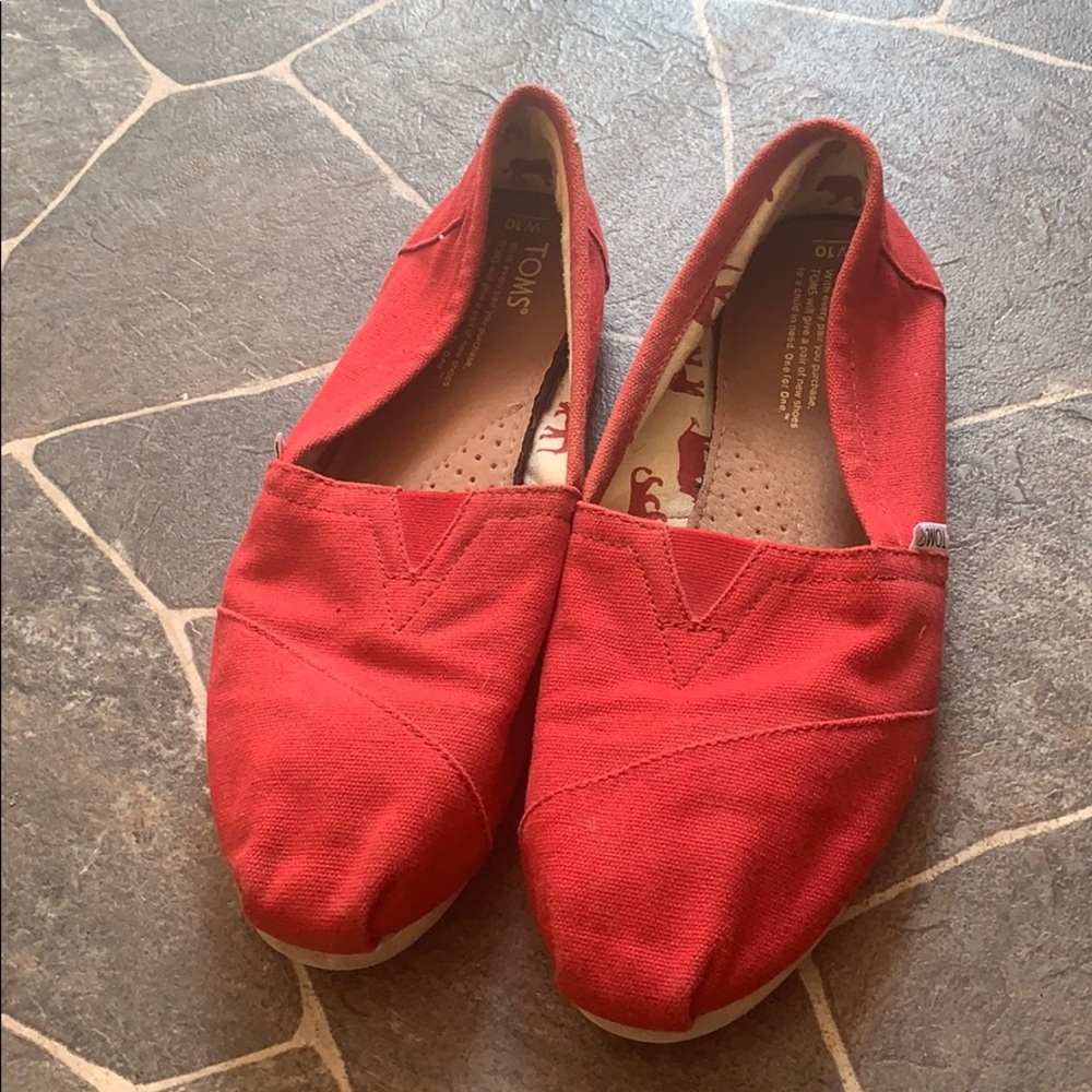 Toms